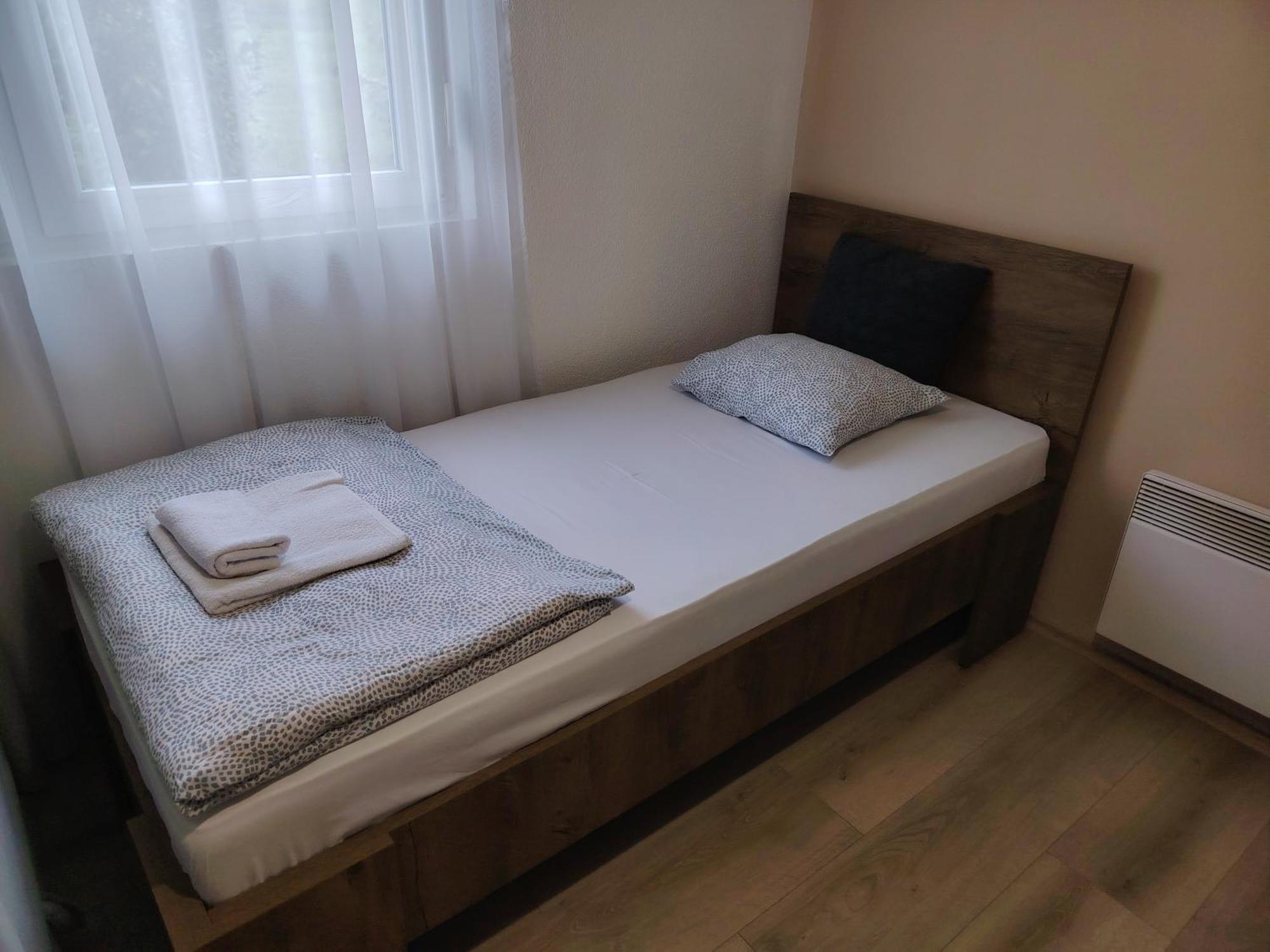 Guest House Pin Лакташи Экстерьер фото