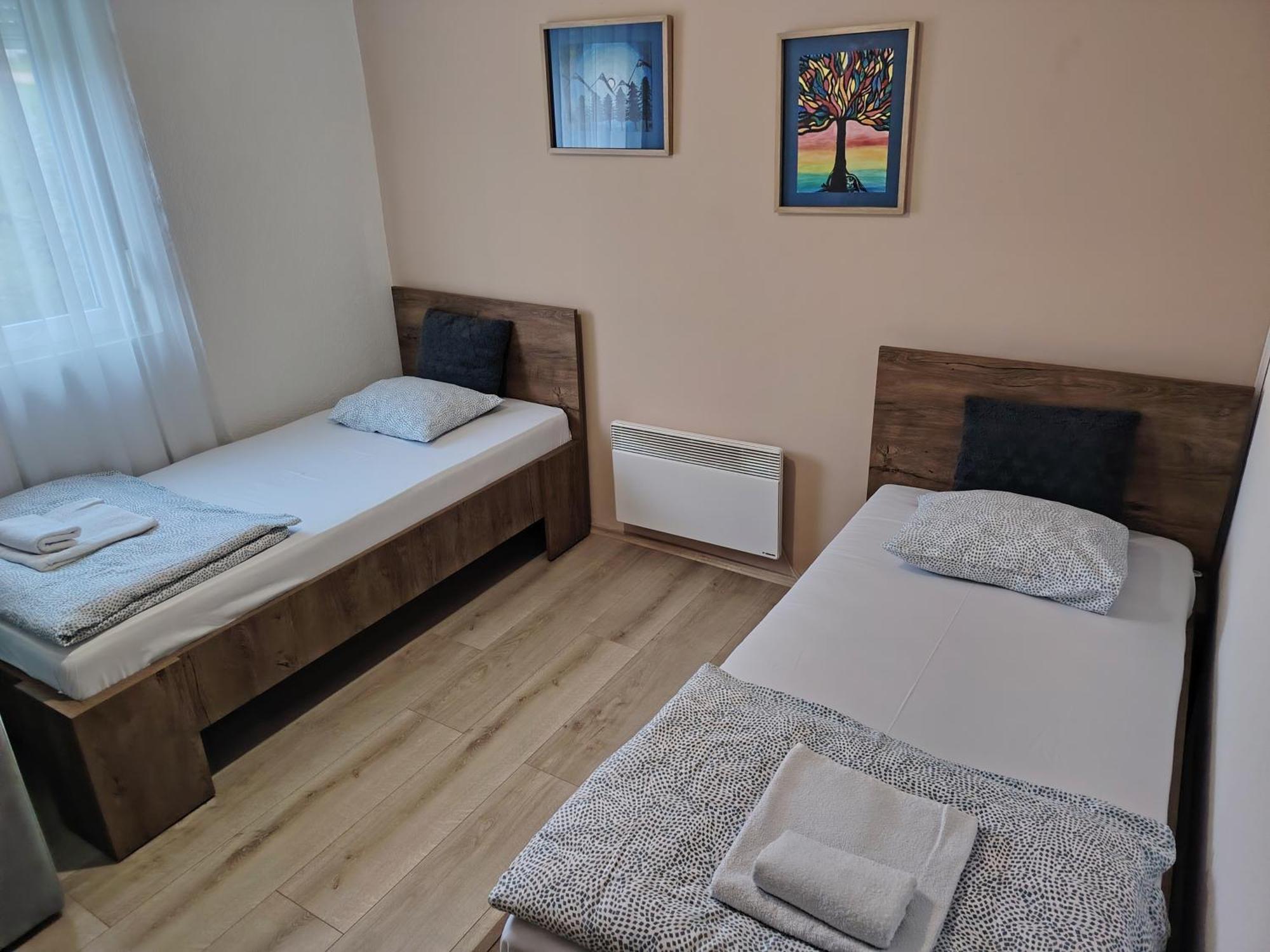 Guest House Pin Лакташи Экстерьер фото