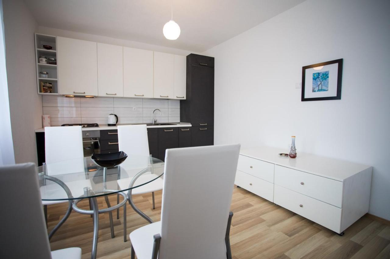 Guest House Pin Лакташи Экстерьер фото