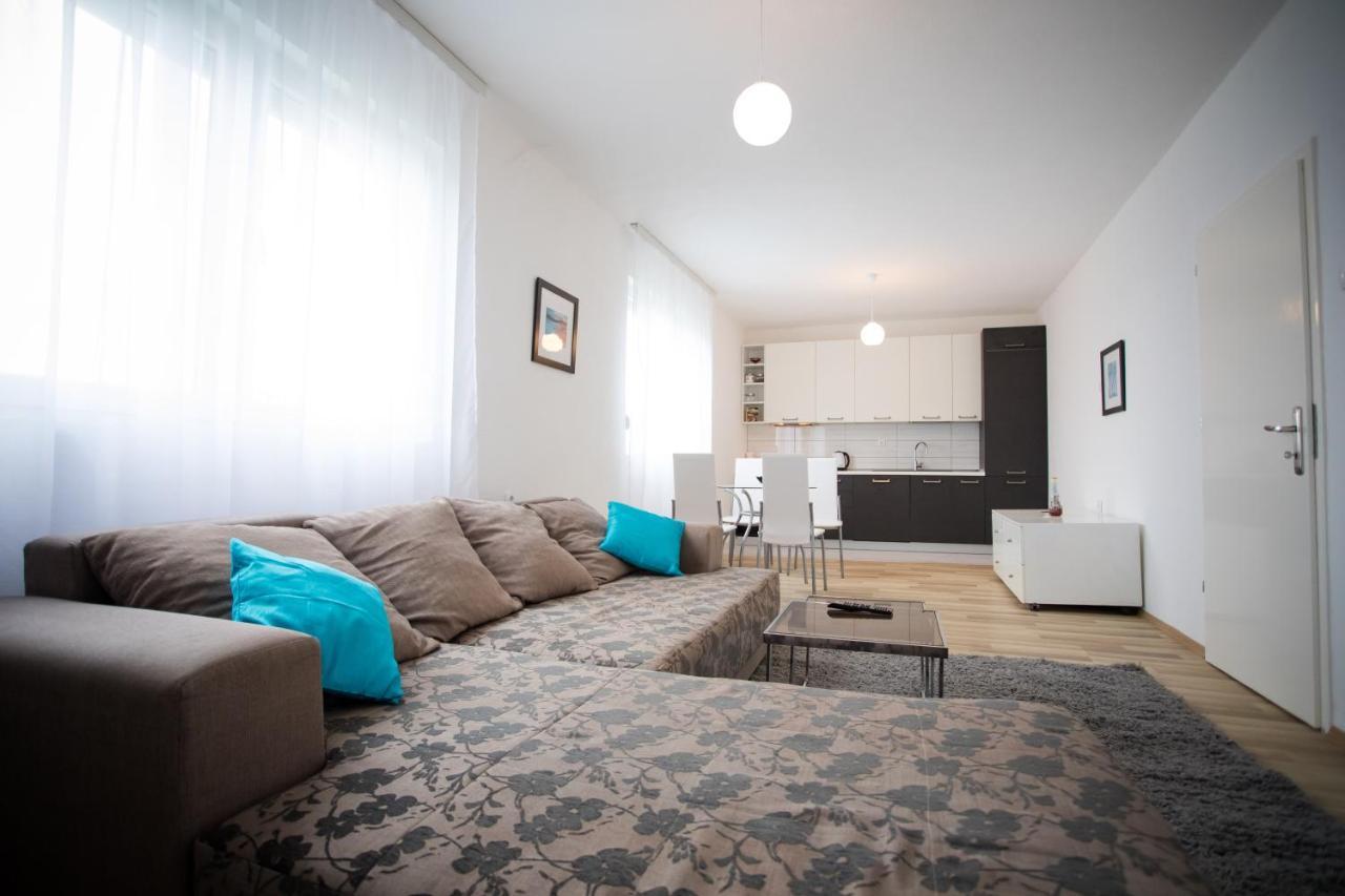 Guest House Pin Лакташи Экстерьер фото