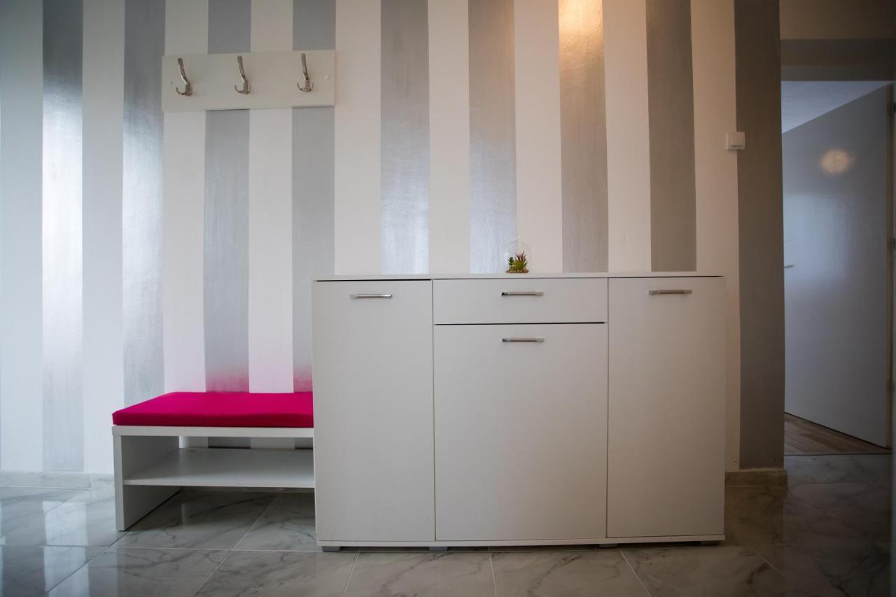 Guest House Pin Лакташи Экстерьер фото